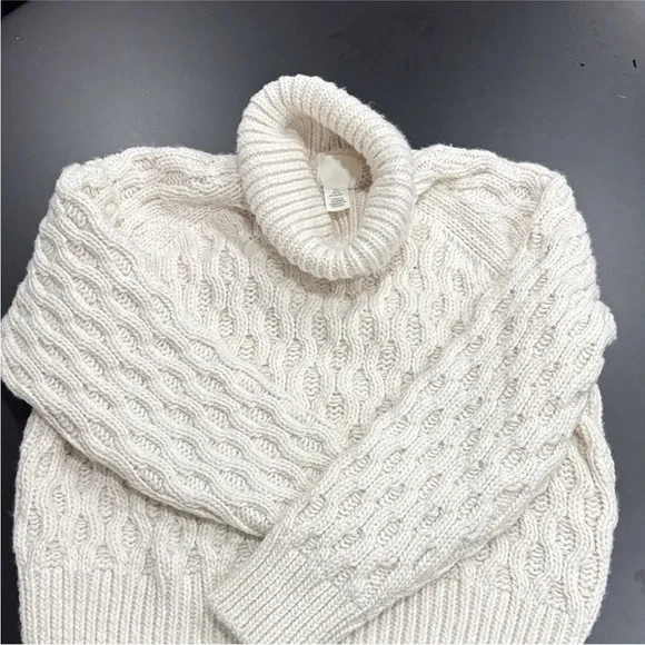 H&M White Cable Knit Turtleneck Sweater - Picture 4 of 9